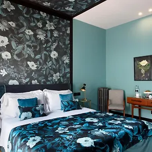 Velona's Jungle Luxury Bed and breakfast